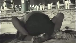 Amateur voyeur sex video in public on the beach at night